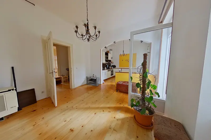 MEJTAS 126m2– 2 STANA SPOJENA U JEDNU VELIKU NEKRETNINU,PARKING,BASTA