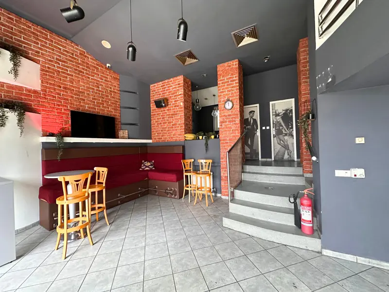 Poslovni prostor Obala Kulina bana 80m2 (caffe bar)